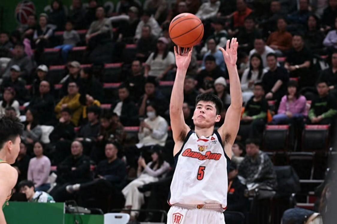 九游娱乐官方网站-错怪徐杰！辽粤战低迷事出有因，杜锋提新要求，三外援有最佳拍档